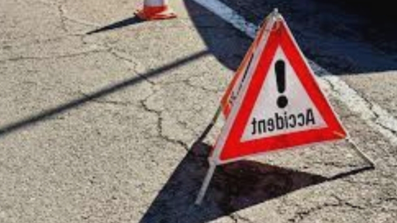 accident grav intre urziceni si slobozia sase persoane au fost ranite in urma impactului dintre autoturism si microbuz 68b1b2985bddf