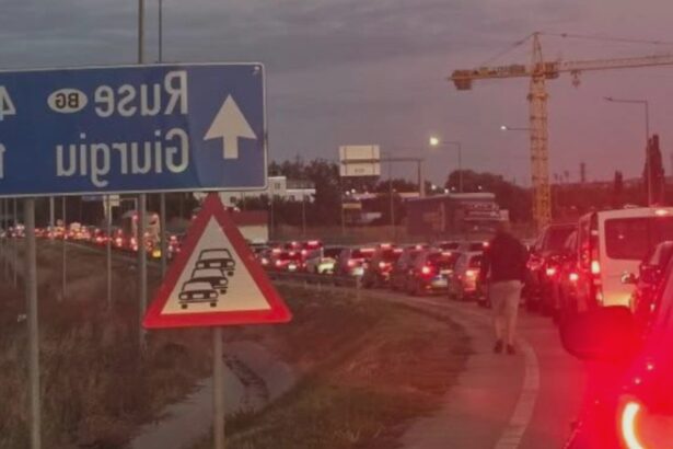 aglomeratie pe podul prieteniei la intrarea in bulgaria cozi kilometrice la primele ore ale diminetii ce rute alternative recomanda centrul infotrafic 68a9613e928fa