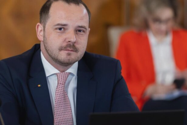 alexandru rogobete condamn public atacul rasist impotriva unui om venit la munca in romania 68b16612a42c9