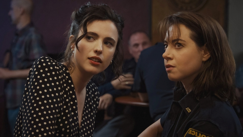 aubrey plaza and margaret qualley on how they shaped honey dont characters 68afd57c64a0b