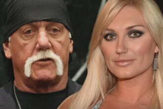 brooke hogan visits funeral home prays by hulks body 68af0e3545532