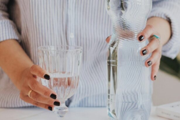 cata apa trebuie sa consumam pe zi si ce riscuri exista daca nu bem suficienta 68abe9d52f457