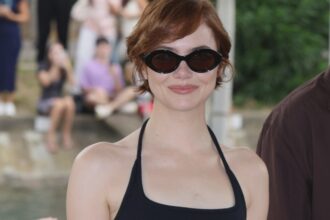 emma stone gushes about carl sagan and declares i believe in aliens 68b058f1d6c2e