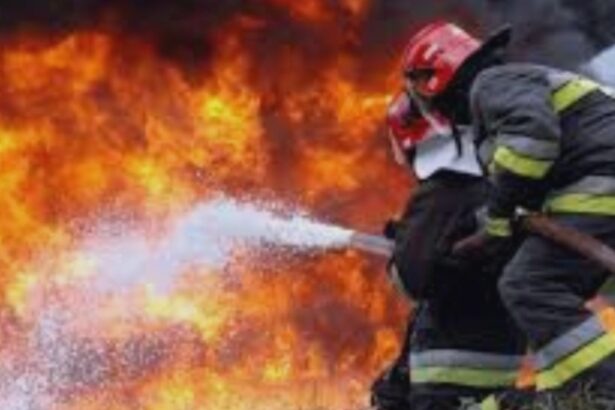 incendiu de proportii la glina pompierii intervin cu 14 autospeciale a fost emis mesaj ro alert 68b1ada219621