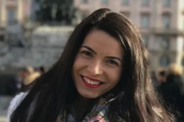 meseria surprinzatoare pe care a ales o nepoata lui nicolae ceausescu alexandra a decis sa se tina departe de ochii lumii 68a84ef4ea0d6