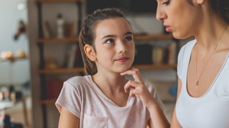 moms who raise quietly confident daughters do 8 things differently 68afa42faba92