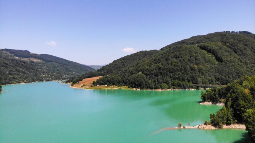 o noua statiune de lux prinde contur la numai o aruncatura de bat de bucuresti promite sa fie un adevarat lac como de romania 68b1fd6535887