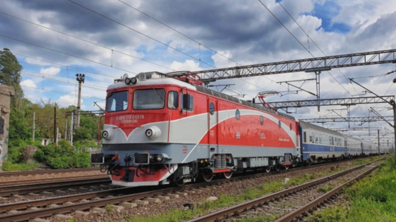 oficialii de la cfr calatori s au razgandit nu au bani de datorii zeci de trenuri trase pe dreapta de la 1 septembrie 68b01a429f44f