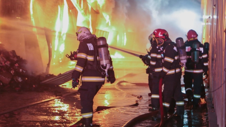 peste 3 800 mp afectati de incendiul de la dragonul rosu pompierii au reusit localizarea focul miercuri dimineata anuntul isubif 68aea73ed0d5a