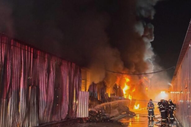 poluare masiva a aerului in bucuresti din cauza incendiului din dragonul rosu 68aed06a55a98