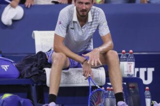 video rusul daniil medvedev amendat cu 42 500 de dolari dupa ce a facut o criza de nervi la us open 68b0b1bc10e9f