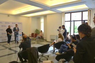 1 2 1400x875 mv0JPbBowKTg8Z4n