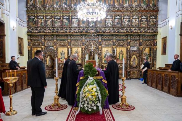 alba mitropolitul andrei prezent la catedrala din blaj in semn de omagiu fata de cardinalul lucian 68d9603b96ac8