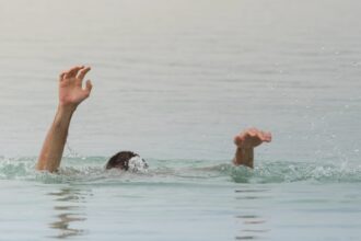 alerta pe litoral barbat de 70 de ani scos inconstient din mare la costinesti a intervenit elicopterul smurd 68b822f98e3c0