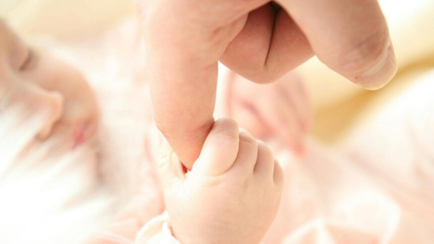 bebelusul urias care a uimit o maternitate intreaga a fost poreclit sumo cate kilograme a avut la nastere 68c6cedb9fa7c