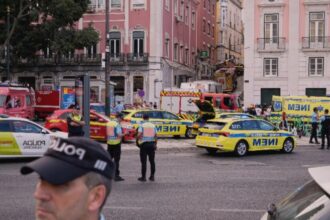 bilantul accidentul de funicular din lisabona a urcat la 17 morti si 23 de raniti nationalitatea victimelor in continuare necunoscuta de ce tac autoritatile 68b97db7cd295