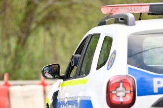 Interzis pe DN 39: Un protestatar a paralizat traficul pe podul din Agigea, comunicatul Poliției 13 blocaj pe dn 39 un protestatar urcat pe podul din agigea a oprit circulatia anuntul politiei 68be6c8c501ec