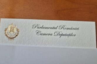 Radu Mihaiu susține că parlamentarilor li se decontează cărți de vizită cu foiță de aur: ”Ca să nu facă domnii parlamentari alergie” 20 carti vizita parlament foita de aur radu mihaiu 768x432 mP43eRgZ19SJL6k1