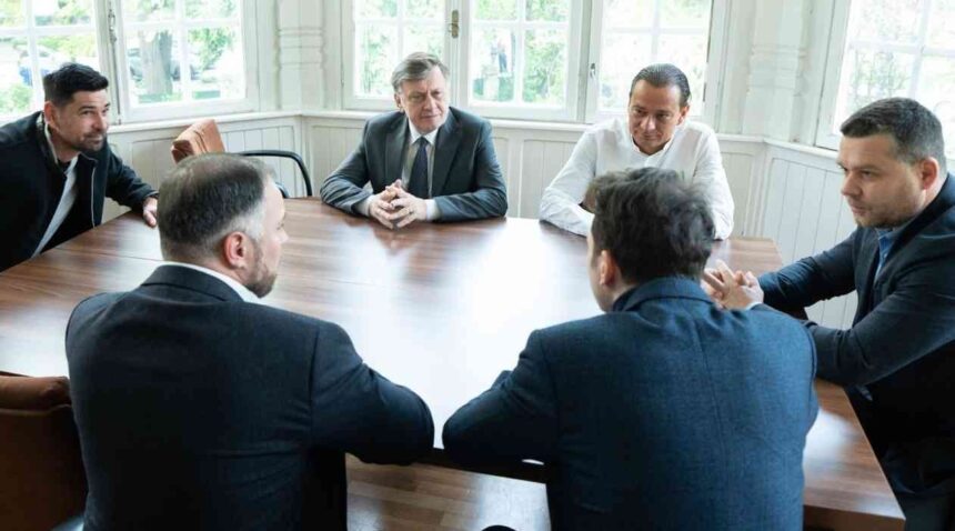 clipboard02 YZ98670lo0u7DqDa