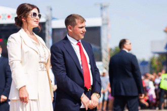 conacul ascuns al oligarhului ilan sor de langa moscova vila cu piscina interioara si sala de cinema 68d4f071f0bcb