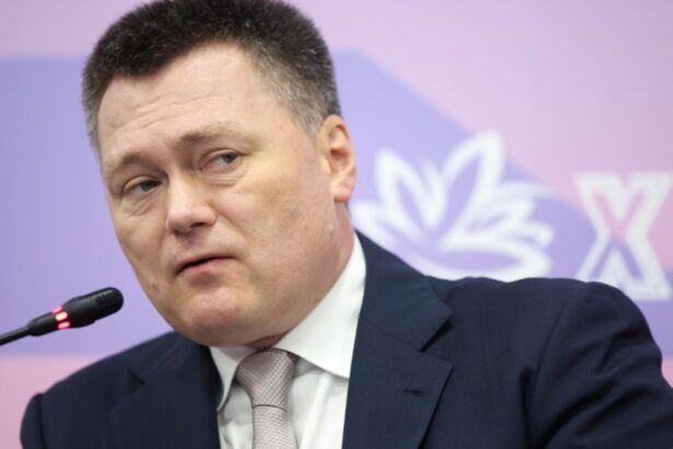 coruptia la rusi ca la noi procurorul general are proprietati de 15 miliarde de ruble trecute pe numele fostei sotii si al copilului 68d1b497be91f