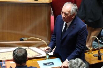 criza politica in franta prim ministrul bayrou infrant prin motiune de cenzura guvernul se prabuseste 68bf10c7cb3d8