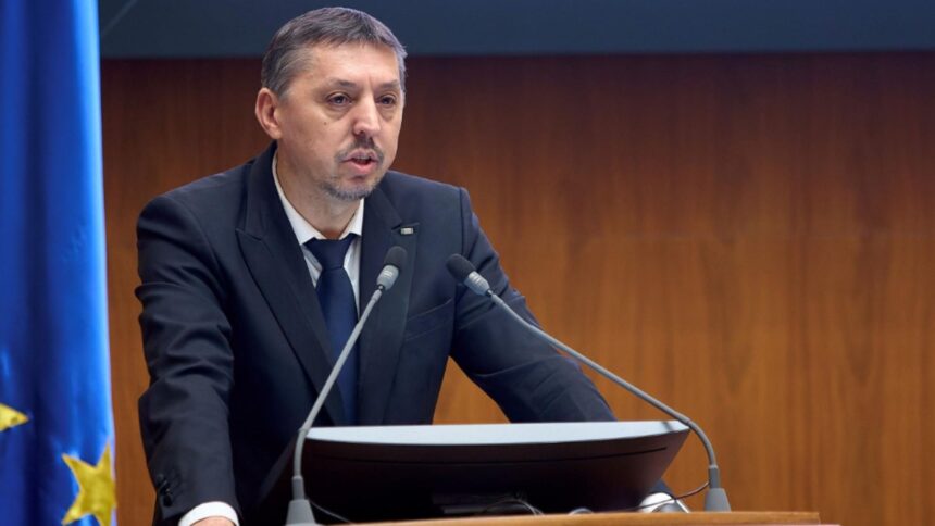 daniel david explica de ce a refuzat sa isi dea demisia a fost o forma de patriotism sa raman ministru 68c1c3c12be0f