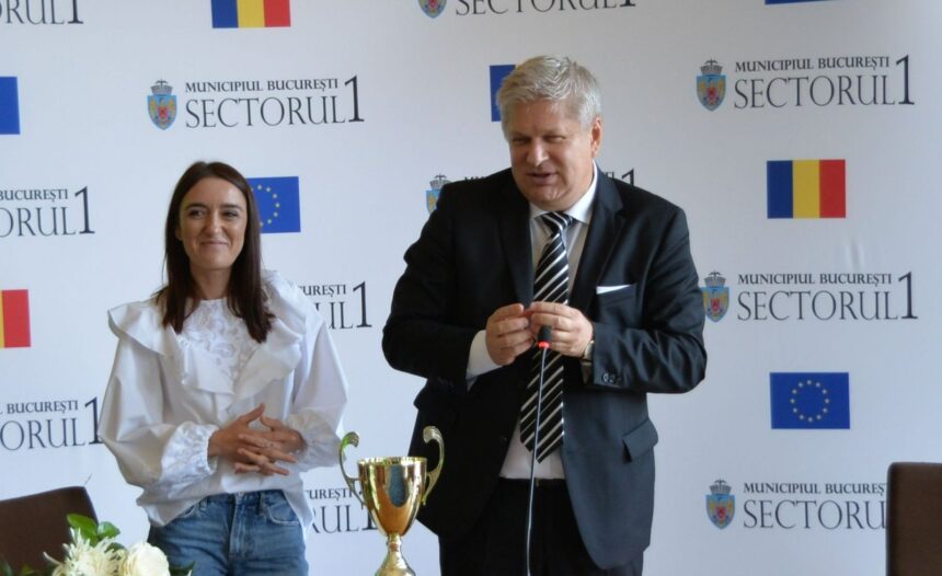 daniela popa AQExM2D2kzSWWvyN