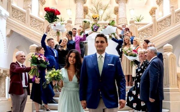 fratii codrea1 AE0r08Jz30coopoQ