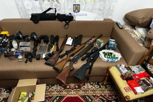 ialomita zeci de trofee de vanat peste 100 kg de carne si arme ridicate in urma unor perchezitii la braconieri 68dbfd38bd547