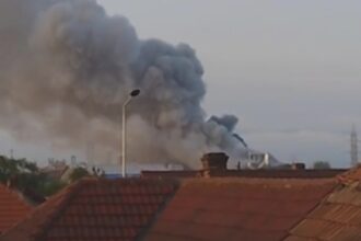 incendiu violent la fabrica de prelucrare a lemnului kronospan sebes mai multe explozii doua persoane ranite planul rosu de interventie activat 68b52e8301270