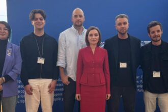 influencerii romani din nou agenti electorali maia sandu promovata ca si nicusor dan 68c51001eb7b9