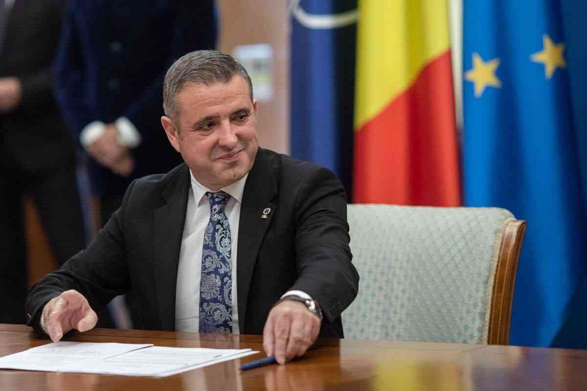Secretarul de stat în Ministerul Justiției, liberalul Ioan Turc, a fost înregistrat în timp ce îi solicita unui consilier local să semneze o demisie în alb 2 ioan turc m2WEBXop1kHK8j6n
