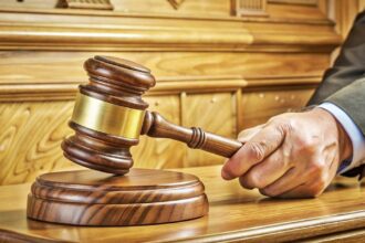 Decizie controversată a CCR în urbanism: Anularea unui PUZ nu mai duce automat la anularea autorizațiilor de construire emise în baza acelui Plan Urbanistic Zonal 20 judge 8866848 1280 YBg74MKRv7iWbPZX