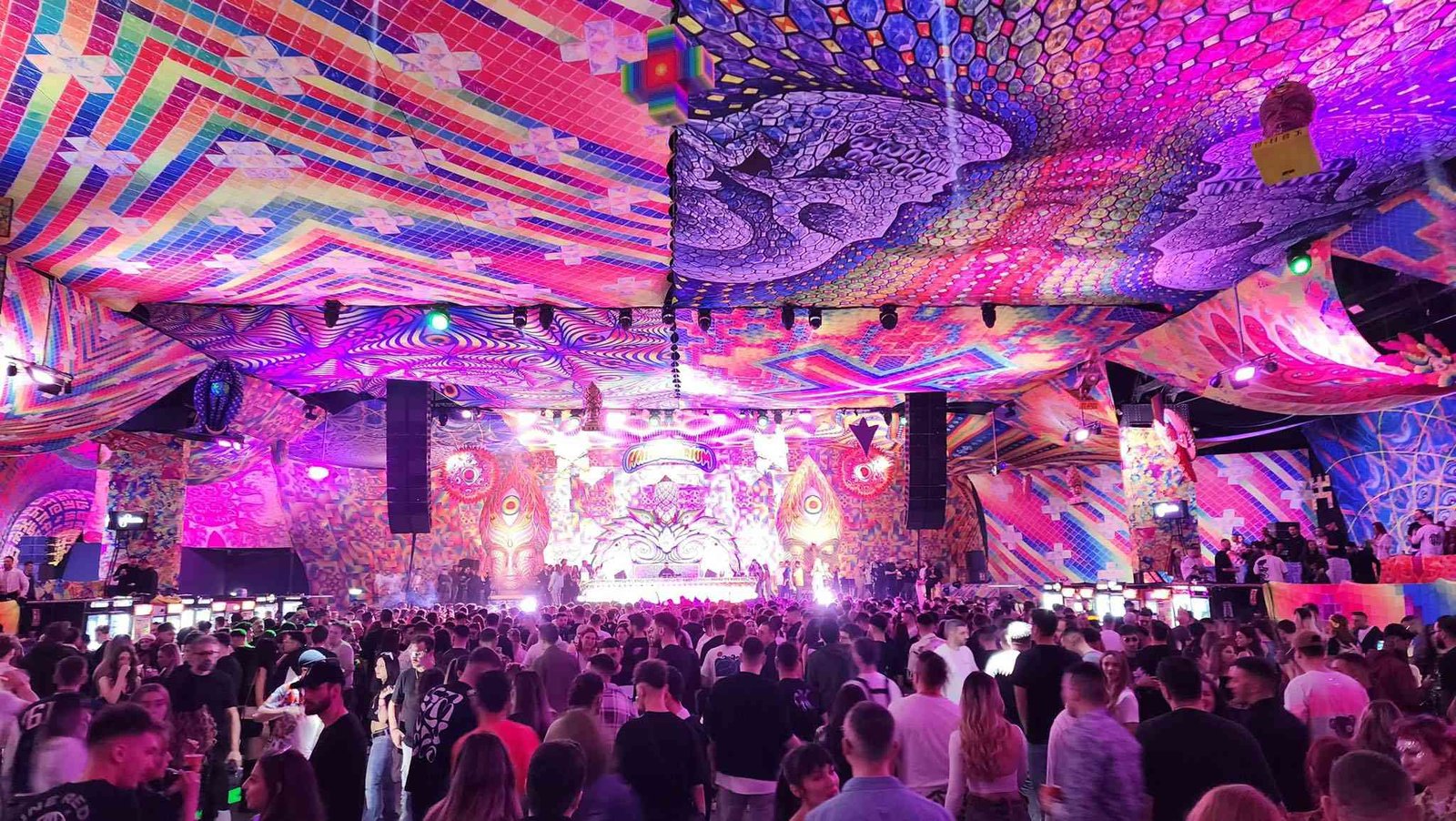 Curtea de Conturi: Evenimente cu mii de oameni, organizate la Hala Laminor din Sectorul 3 cu încălcarea legii 2 laminor AzGNJylLKKcDvrn0