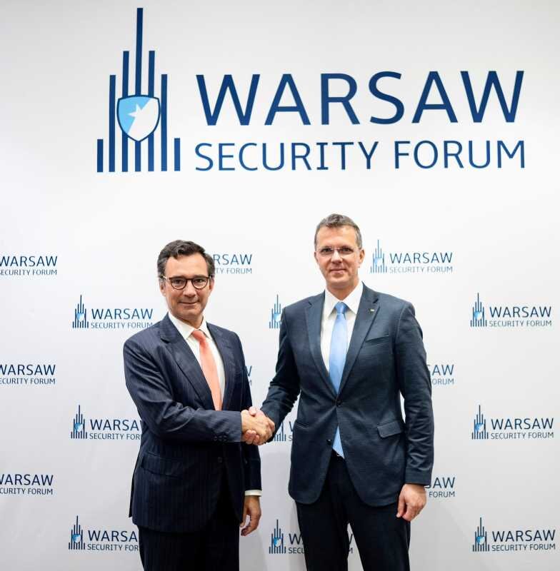 ministrul apararii intrevedere cu presedintele adunarii parlamentare a nato la forumul de securitate de la varsovia 68dae2fc780f6