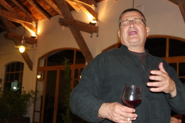 mircea dinescu face haz de necaz poetul i a dedicat lui nicusor dan o fabula pentru prescolari dupa episodul cu drona ruseasca 68c9454f5290a