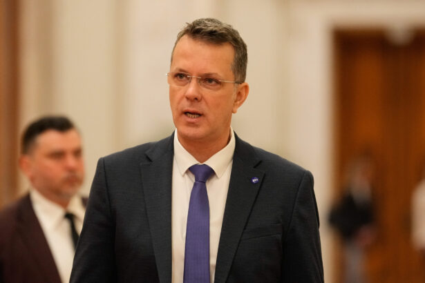 mosteanu discutii despre cu reprezentanti ai militarilor in rezerva si retragere 68d5540bce932