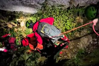 muntii bucegi scena de interventie extrema un turist francez salvat dupa mai bine de 6 ore de cosmar 68ccfa60d5347