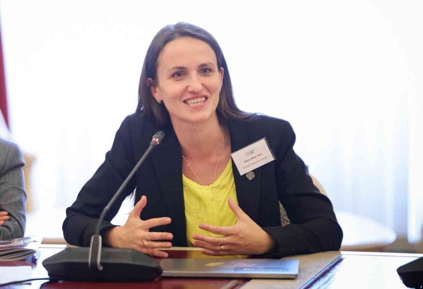 oana toiu Aq2JGq68vvfR4bNK