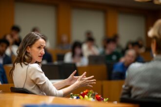 oana toiu discutii cu presedinta adunarii generale a onu pe teme de pace si drepturile omului 68d8226e44666