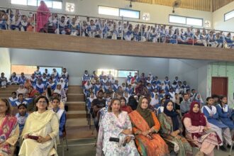 O singură vaccinare, o soluție eficientă: Pakistan lansează campania de imunizare împotriva HPV pentru milioane de fete 15 one jab will do the job pakistan begins rollout of hpv vaccine to millions of girls 68c8e2cfdfff9