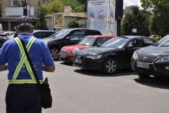 parking m6LbeVNjwztK26bV