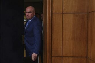 petrisor peiu guvernul bolojan calca in picioare firmele romanesti si slujeste interesele multinationalelor 68b7ee134234f