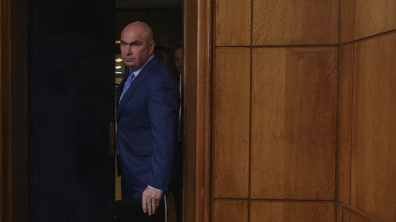 petrisor peiu guvernul bolojan calca in picioare firmele romanesti si slujeste interesele multinationalelor 68b7ee134234f