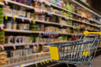 plafonarea adaosului la alimente continua sa fie marul discordiei in coalitie romanii simt deja preturile mai mari la raft 68d23952272a9