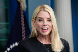 procurorul general pam bondi are rezerve privind punerea sub acuzare a lui james comey 68d56b79ec7eb