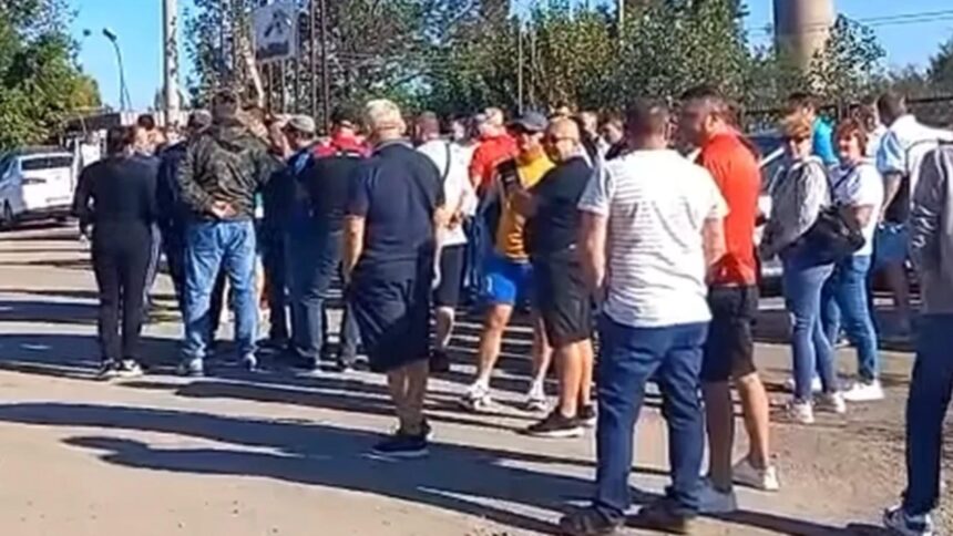 protest spontan la arcelormittal angajatii nemultumiti de modul in care se deruleaza procesul de disponibilizare 68d263b13a378