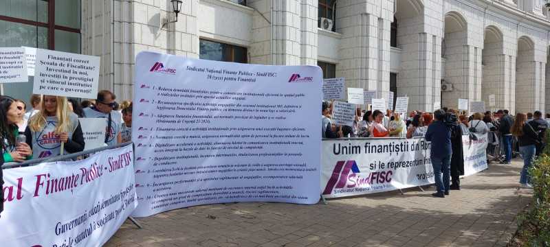 protestul sindfisc s a incheiat liderul sindical afirma ca discutiile cu ministrul finantelor au fost constructive 68d7dc54aafa2