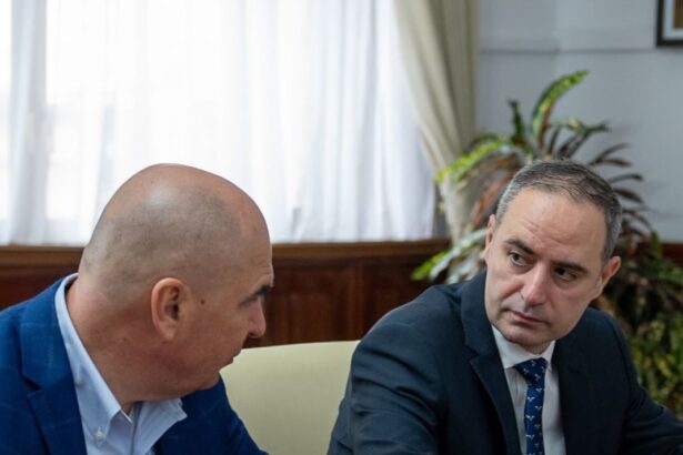 rectificarea bugetara intarzie premierul ilie bolojan anuntase ca proiectul va fi publicat cel tarziu vineri dimineata dar ministrul finantelor anunta o alta zi 68d6adcdf07e4